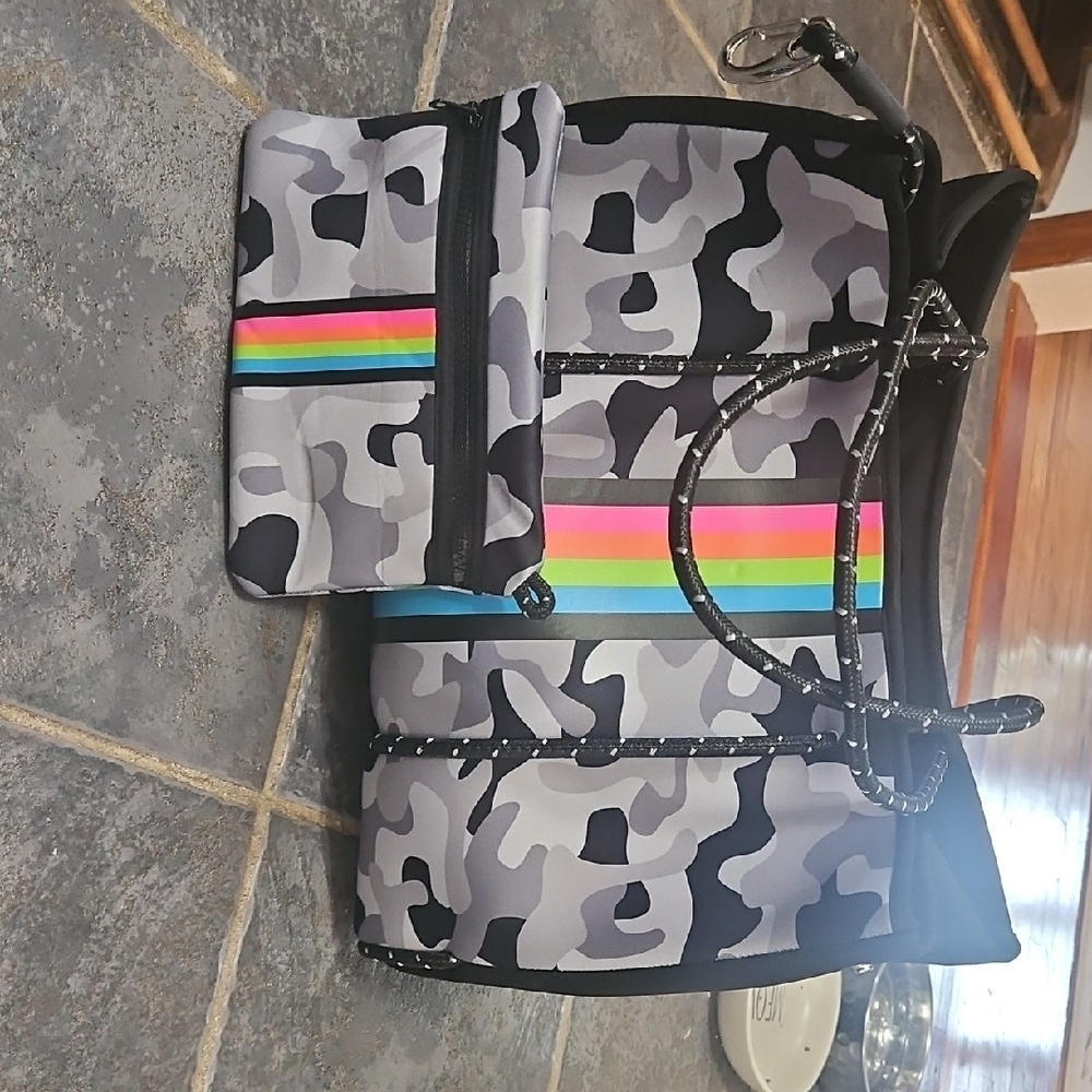 HAUTE SHORE Gray and Black Geometric Tote Bag